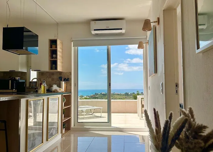 Ocean View Skyline ‚hakuna Matata' *